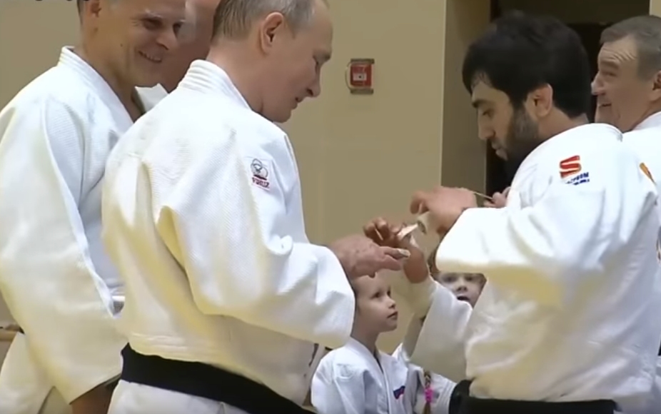 does Putin do judo